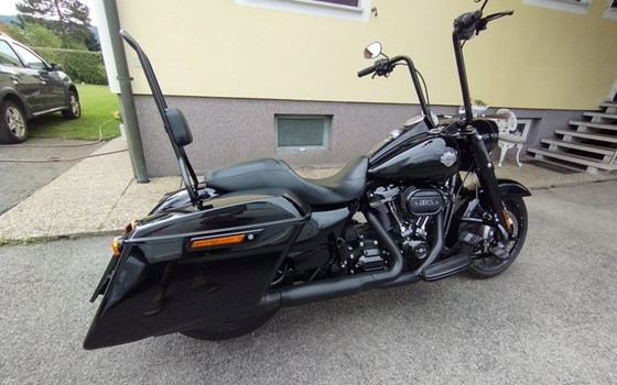 Gebrauchtmotorrad Harley-Davidson Touring Road King Special FLHRXS - Bild 6 Gebrauchtmotorrad Harley-Davidson Touring Road King Special FLHRXS - Bild 6