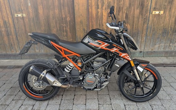 Gebrauchtmotorrad KTM 125 Duke - Bild 3 Gebrauchtmotorrad KTM 125 Duke - Bild 3
