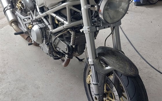Gebrauchtmotorrad Ducati Monster 900S i.e. - Bild 2 Gebrauchtmotorrad Ducati Monster 900S i.e. - Bild 2