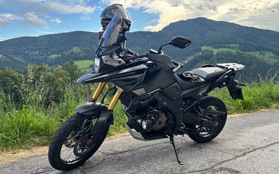 Gebrauchtmotorrad Suzuki V-Strom 1050DE - Bild 1 Gebrauchtmotorrad Suzuki V-Strom 1050DE - Bild 1