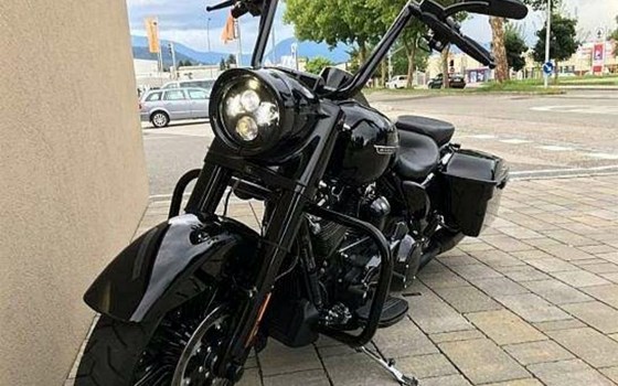 Gebrauchtmotorrad Harley-Davidson Touring Road King Special FLHRXS - Bild 3 Gebrauchtmotorrad Harley-Davidson Touring Road King Special FLHRXS - Bild 3