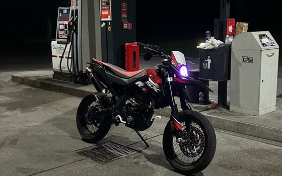 Gebrauchtmotorrad Aprilia SX 125 - Bild 1 Gebrauchtmotorrad Aprilia SX 125 - Bild 1