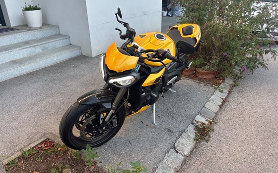 Gebrauchtmotorrad Triumph Street Triple 765 RS - Bild 1 Gebrauchtmotorrad Triumph Street Triple 765 RS - Bild 1