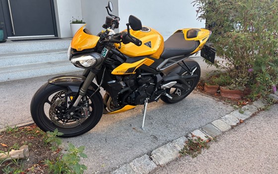 Gebrauchtmotorrad Triumph Street Triple 765 RS - Bild 2 Gebrauchtmotorrad Triumph Street Triple 765 RS - Bild 2