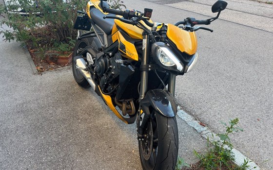 Gebrauchtmotorrad Triumph Street Triple 765 RS - Bild 7 Gebrauchtmotorrad Triumph Street Triple 765 RS - Bild 7