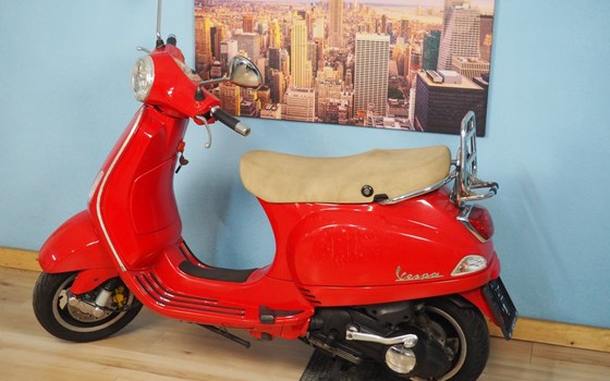 Gebrauchtmotorrad Vespa LX 125 - Bild 2 Gebrauchtmotorrad Vespa LX 125 - Bild 2
