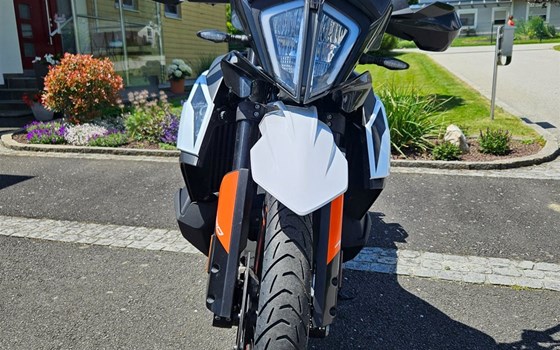 Gebrauchtmotorrad KTM 790 Adventure - Bild 4 Gebrauchtmotorrad KTM 790 Adventure - Bild 4