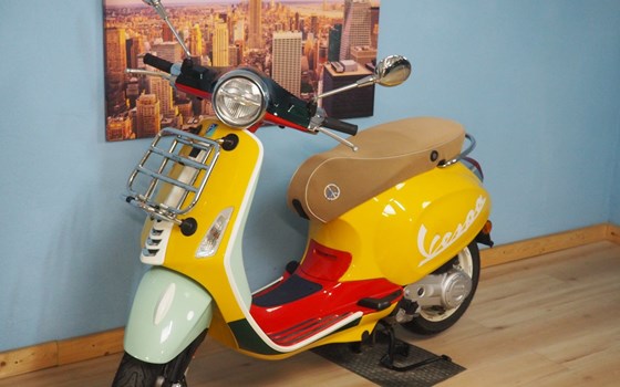 Gebrauchtmotorrad Vespa Primavera 50 Sean Wotherspoon - Bild 1 Gebrauchtmotorrad Vespa Primavera 50 Sean Wotherspoon - Bild 1