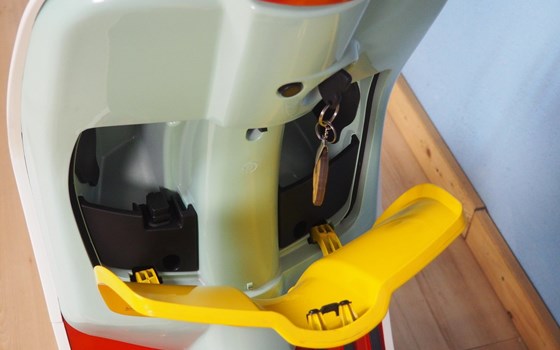 Gebrauchtmotorrad Vespa Primavera 50 Sean Wotherspoon - Bild 5 Gebrauchtmotorrad Vespa Primavera 50 Sean Wotherspoon - Bild 5