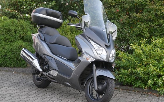 Gebrauchtmotorrad Honda SW-T 400 - Bild 2