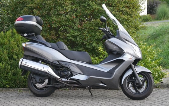 Gebrauchtmotorrad Honda SW-T 400 - Bild 3