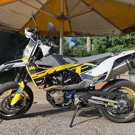 GEBRAUCHTFAHRZEUG Husqvarna 701 Supermoto