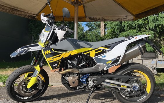 Gebrauchtmotorrad Husqvarna 701 Supermoto - Bild 1 Gebrauchtmotorrad Husqvarna 701 Supermoto - Bild 1