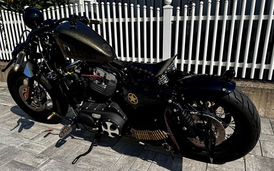 Gebrauchtmotorrad Harley-Davidson Sportster XL 1200X Forty-Eight - Bild 1 Gebrauchtmotorrad Harley-Davidson Sportster XL 1200X Forty-Eight - Bild 1