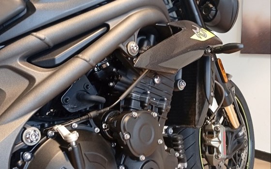 Gebrauchtmotorrad Triumph Speed Triple 1050 - Bild 7