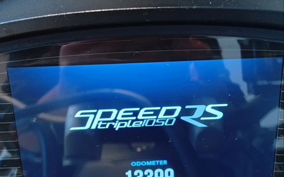 Gebrauchtmotorrad Triumph Speed Triple 1050 - Bild 6