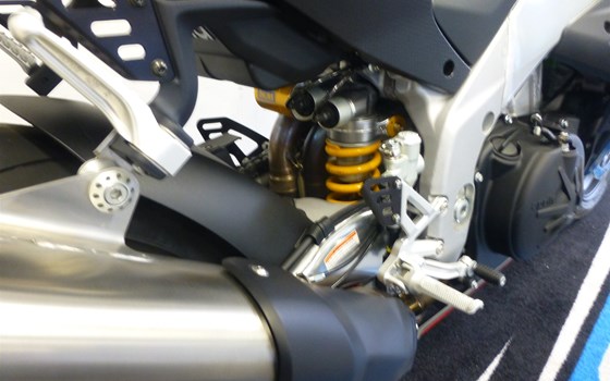 Motorrad Occasion Aprilia RSV4 1100 Factory - Bild 5