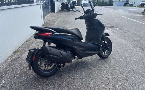 Gebrauchtmotorrad Piaggio Beverly 400 - Bild 4 Gebrauchtmotorrad Piaggio Beverly 400 - Bild 4