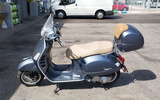 Gebrauchtmotorrad Vespa GTS 300 i.e. Super - Bild 2 Gebrauchtmotorrad Vespa GTS 300 i.e. Super - Bild 2