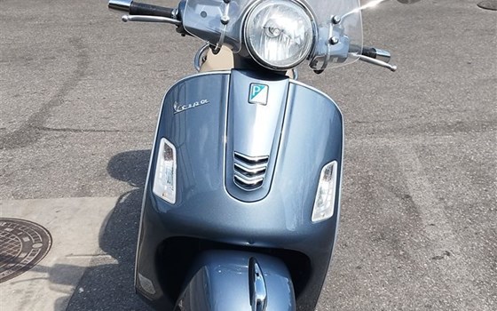 Gebrauchtmotorrad Vespa GTS 300 i.e. Super - Bild 3 Gebrauchtmotorrad Vespa GTS 300 i.e. Super - Bild 3
