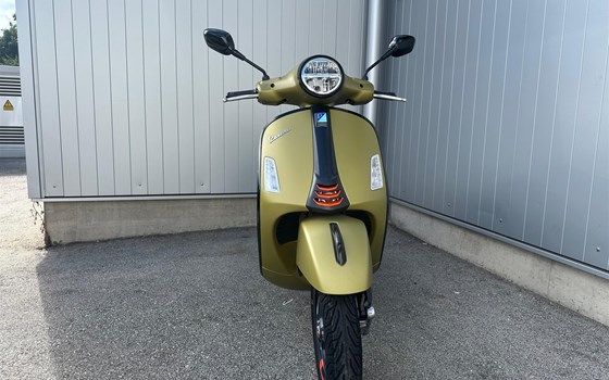 Neufahrzeug Vespa GTS 125 Super Sport - Bild 2 Neufahrzeug Vespa GTS 125 Super Sport - Bild 2