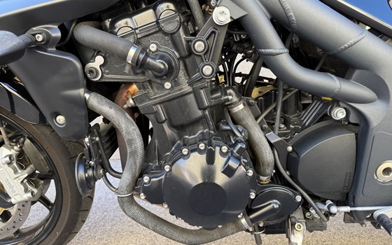 Gebrauchtmotorrad Triumph Speed Triple 1050 - Bild 4 Gebrauchtmotorrad Triumph Speed Triple 1050 - Bild 4