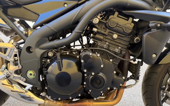 Gebrauchtmotorrad Triumph Speed Triple 1050 - Bild 5 Gebrauchtmotorrad Triumph Speed Triple 1050 - Bild 5