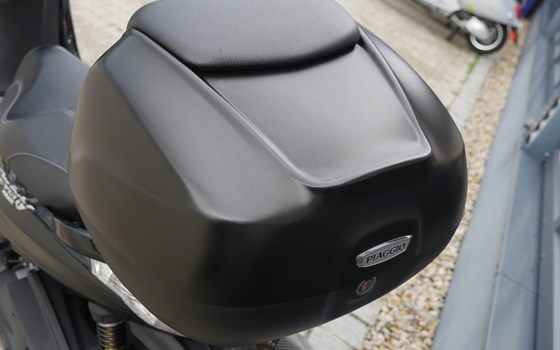 Gebrauchtmotorrad Piaggio Beverly 350ie Police ABS/ASR - Bild 13