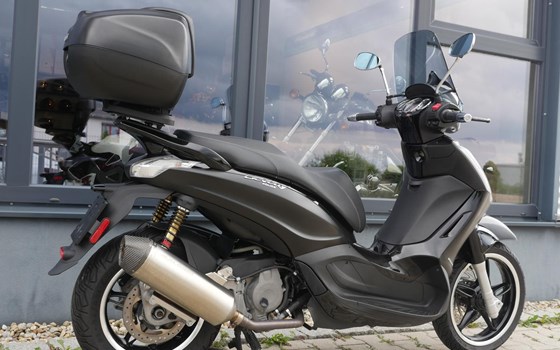 Gebrauchtmotorrad Piaggio Beverly 350ie Police ABS/ASR - Bild 4