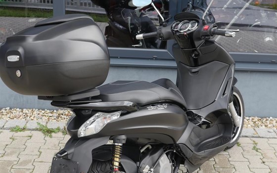 Gebrauchtmotorrad Piaggio Beverly 350ie Police ABS/ASR - Bild 8