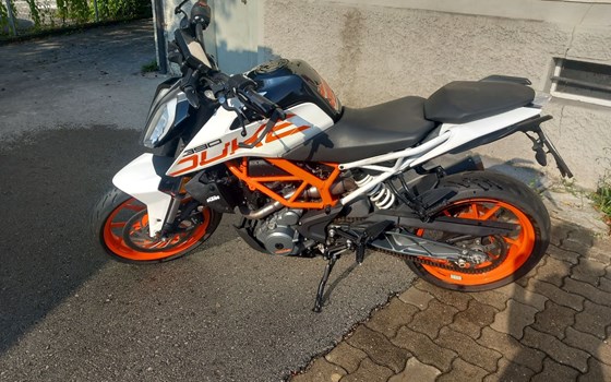 Gebrauchtmotorrad KTM 390 Duke - Bild 1 Gebrauchtmotorrad KTM 390 Duke - Bild 1