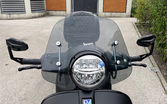 Gebrauchtmotorrad Vespa GTS 300 hpe Super Tech - Bild 13 Gebrauchtmotorrad Vespa GTS 300 hpe Super Tech - Bild 13