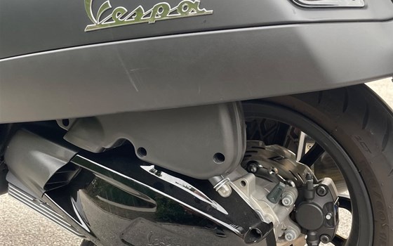 Gebrauchtmotorrad Vespa GTS 300 hpe Super Tech - Bild 16 Gebrauchtmotorrad Vespa GTS 300 hpe Super Tech - Bild 16