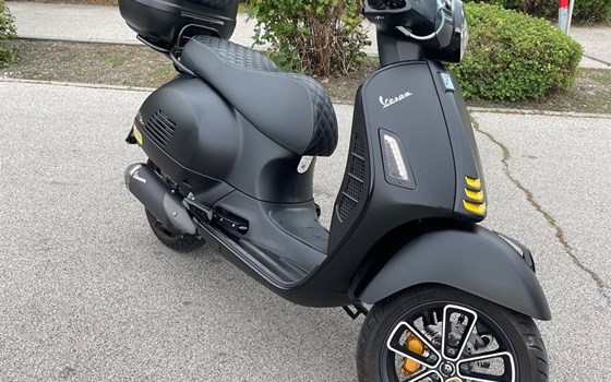 Gebrauchtmotorrad Vespa GTS 300 hpe Super Tech - Bild 3 Gebrauchtmotorrad Vespa GTS 300 hpe Super Tech - Bild 3
