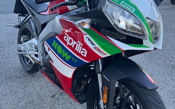 Gebrauchtmotorrad Aprilia RS4 125 - Bild 1 Gebrauchtmotorrad Aprilia RS4 125 - Bild 1
