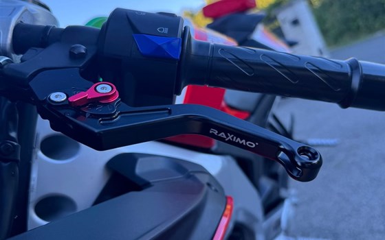 Gebrauchtmotorrad Aprilia RS4 125 - Bild 4 Gebrauchtmotorrad Aprilia RS4 125 - Bild 4