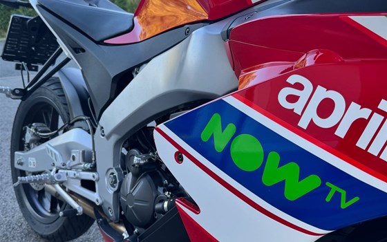 Gebrauchtmotorrad Aprilia RS4 125 - Bild 8 Gebrauchtmotorrad Aprilia RS4 125 - Bild 8