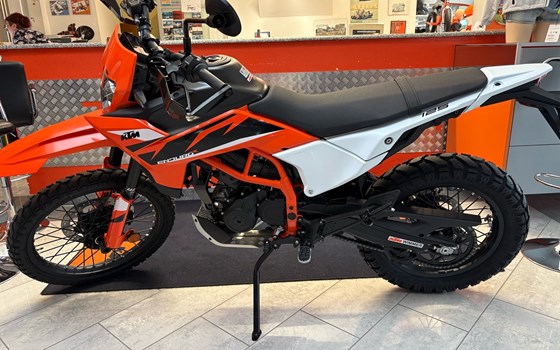 Neufahrzeug KTM 125 Enduro R - Bild 2 Neufahrzeug KTM 125 Enduro R - Bild 2