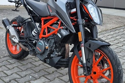 KTM 390 Duke