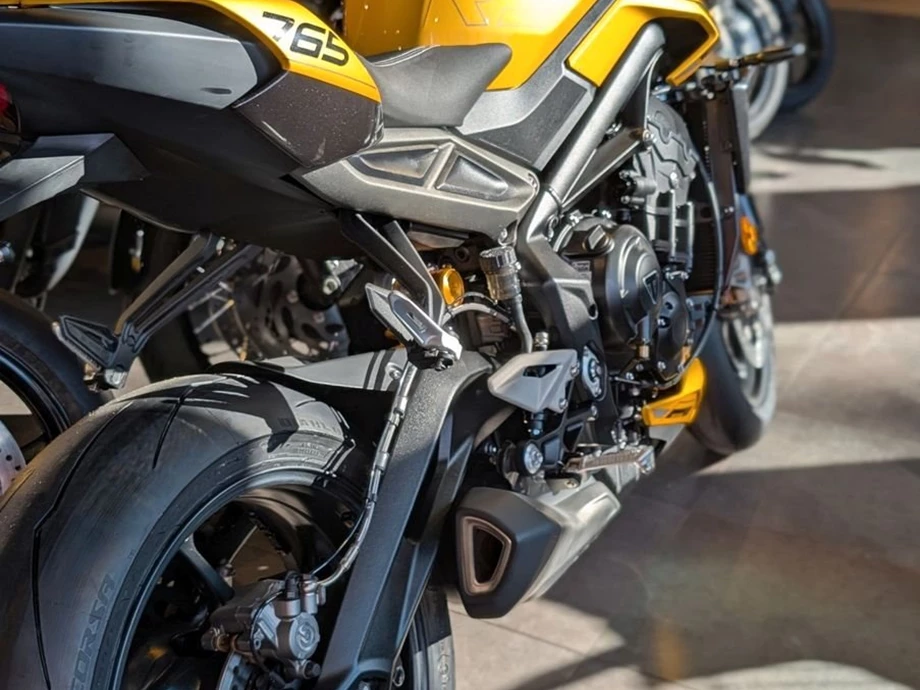 Angebot Triumph Street Triple RS Bild 4: Angebot Triumph Street Triple RS