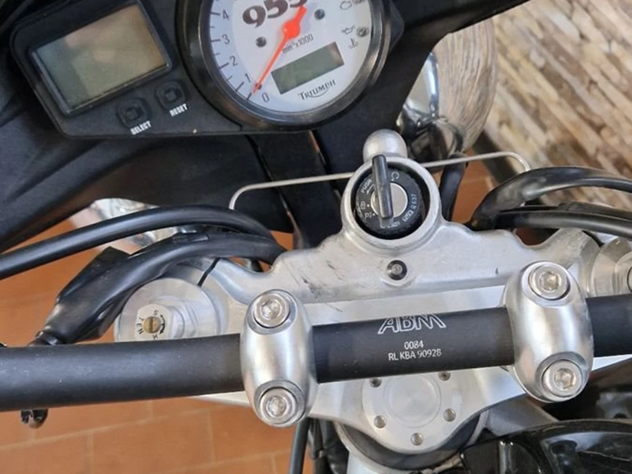 Angebot Triumph Speed Triple 955i Bild 8: Angebot Triumph Speed Triple 955i