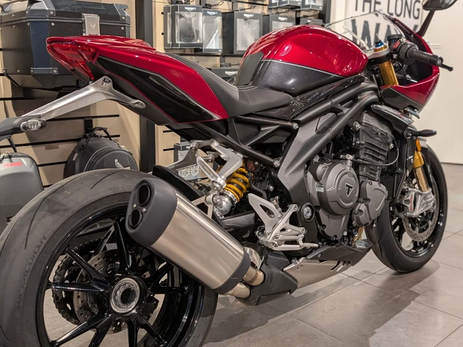 Angebot Triumph Speed Triple 1200 RR Bild 7: Angebot Triumph Speed Triple 1200 RR