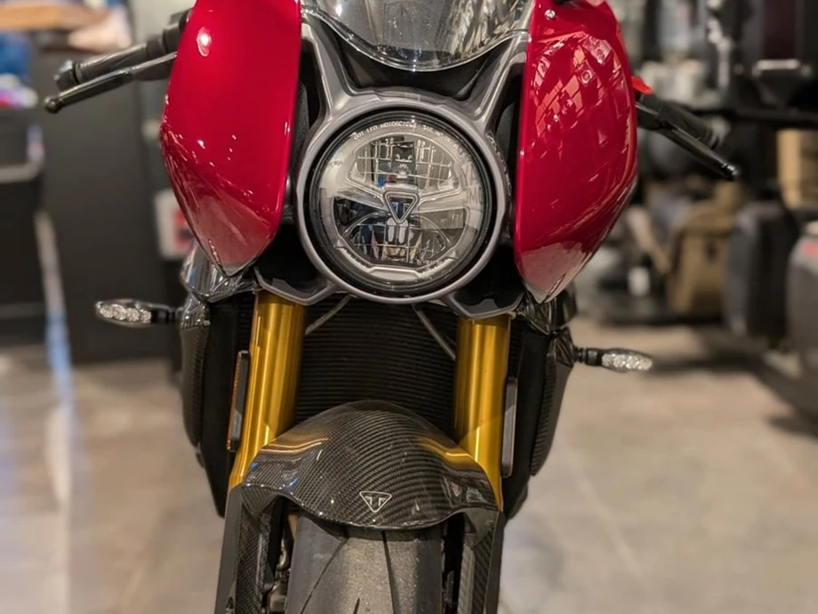 Angebot Triumph Speed Triple 1200 RR Bild 9: Angebot Triumph Speed Triple 1200 RR