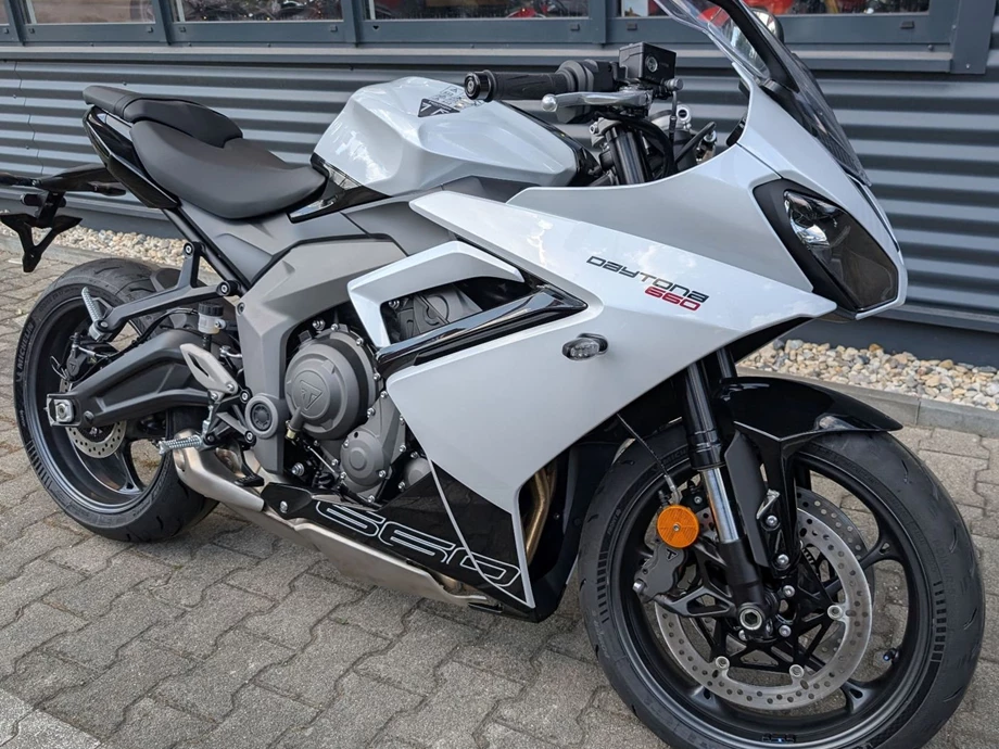 Angebot Triumph Daytona 660 Bild 7: Angebot Triumph Daytona 660