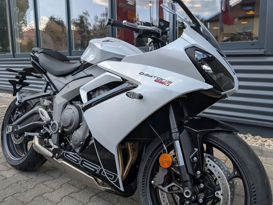 Angebot Triumph Daytona 660 Bild 8: Angebot Triumph Daytona 660