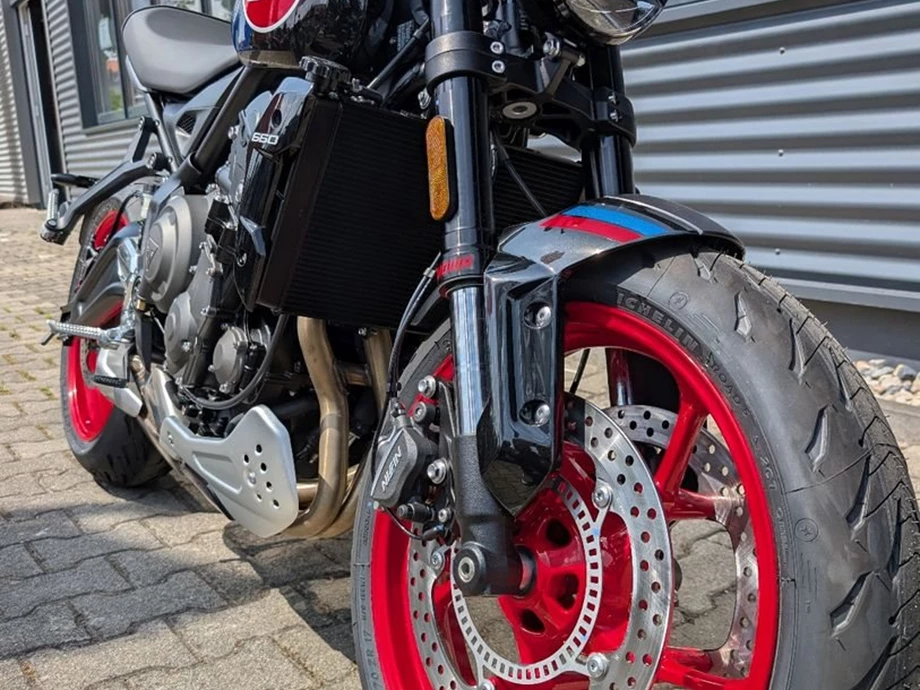 Angebot Triumph Trident 660 Triple Tribute Bild 3: Angebot Triumph Trident 660 Triple Tribute