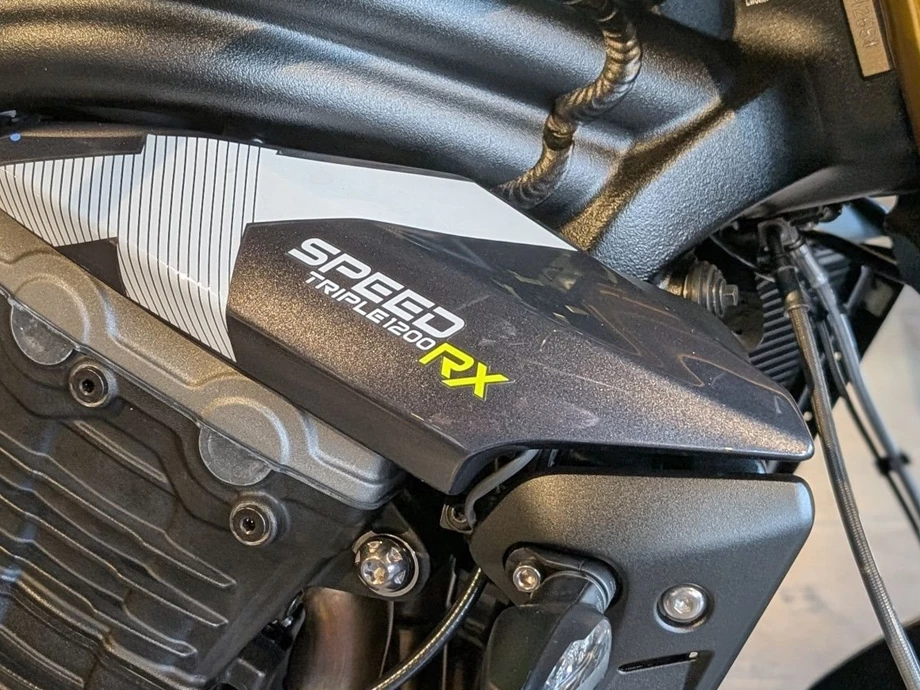 Angebot Triumph Speed Triple 1200 RX Bild 2: Angebot Triumph Speed Triple 1200 RX