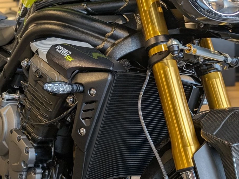 Angebot Triumph Speed Triple 1200 RX Bild 3: Angebot Triumph Speed Triple 1200 RX