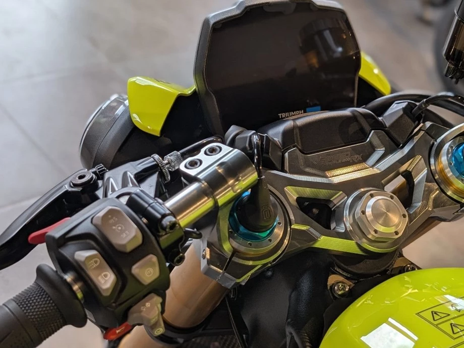 Angebot Triumph Speed Triple 1200 RX Bild 7: Angebot Triumph Speed Triple 1200 RX