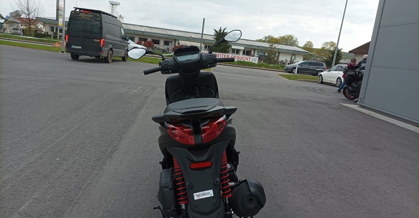 Zum Vergrößern bitte anklicken! Angebot Piaggio Medley 125 S